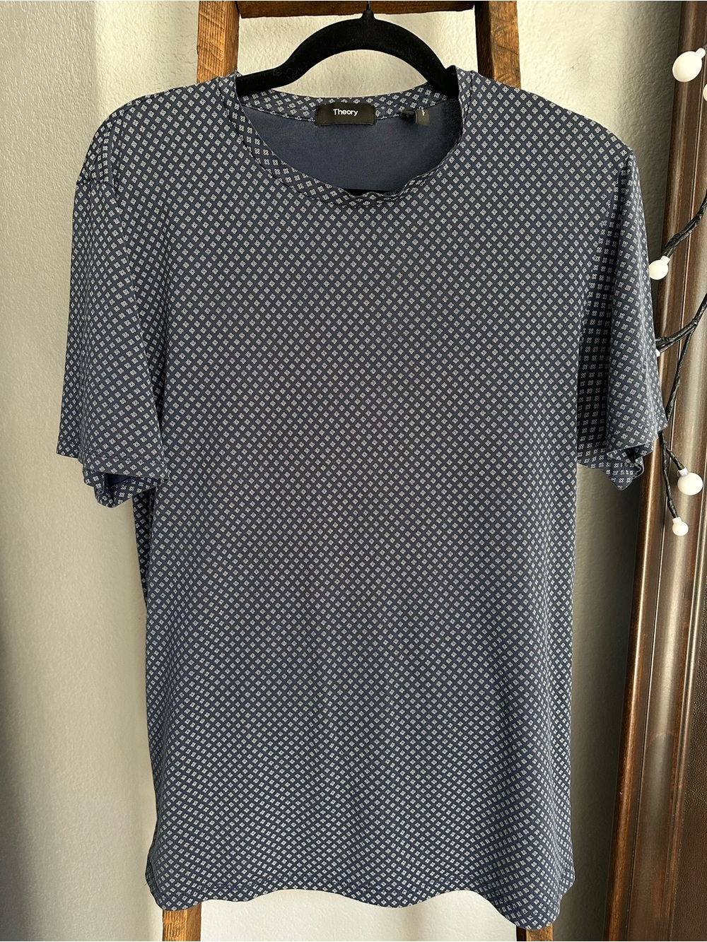 Theory men’s Navy and White Micro Dot Crewneck Tee, size large
